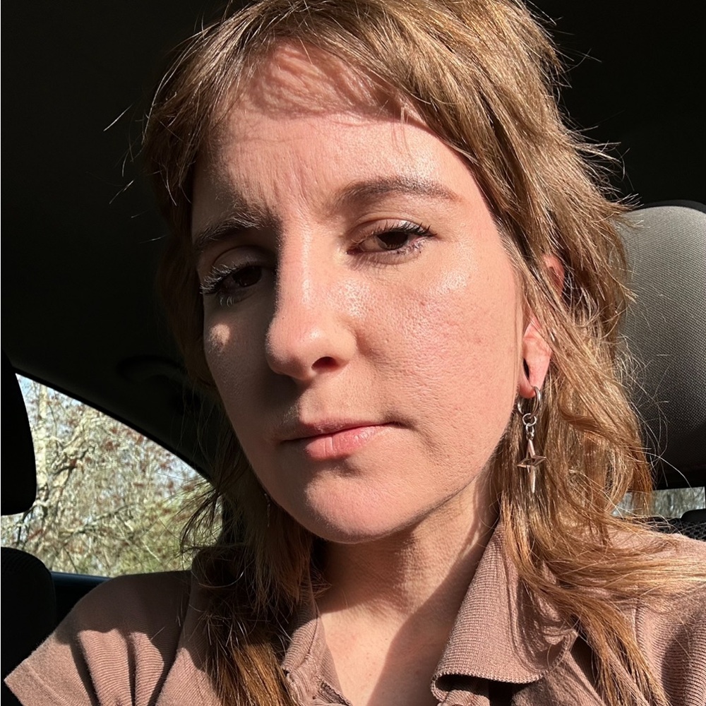 Meet your Posher, Kelly